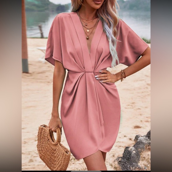 Dresses & Skirts - Boho batwing sleeve twist front dress